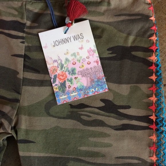 🍃💕NWT Johnny Was Embroidered Camo Legging - Picture 5 of 8